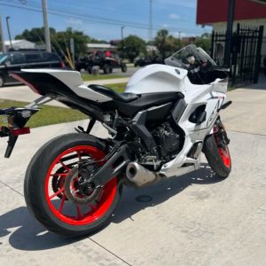 Yamaha R7 model 2023